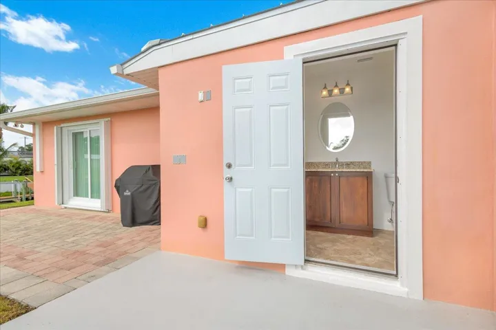 Entrance to cabana Bath