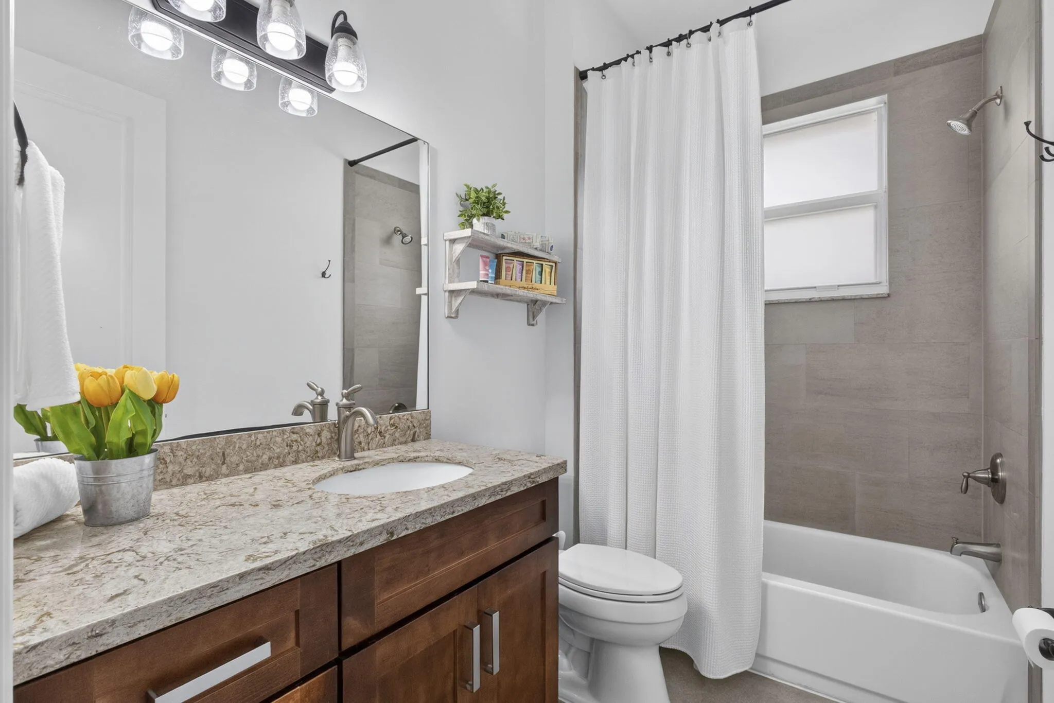 2nd Bathroom