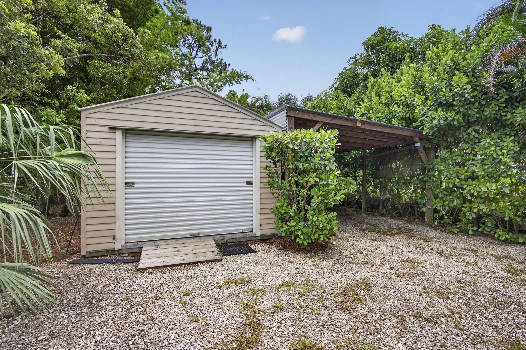 Shed & Carport