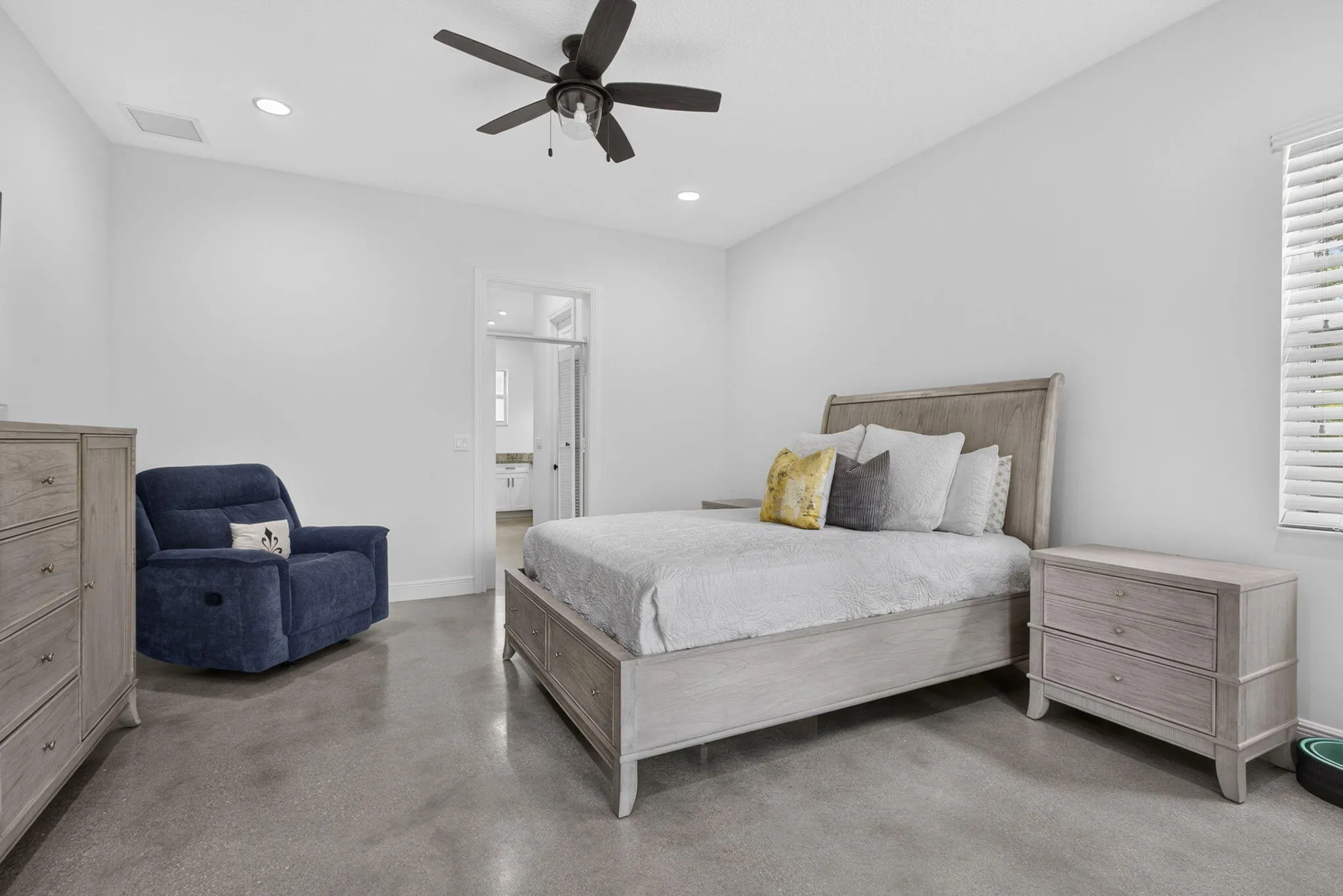 Primary Bedroom-web-or-mls-BS1A9127