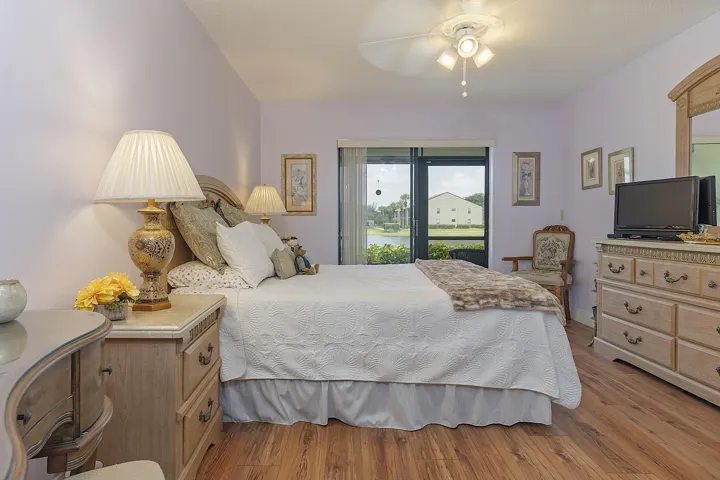 7844 Willow Springs - - 043