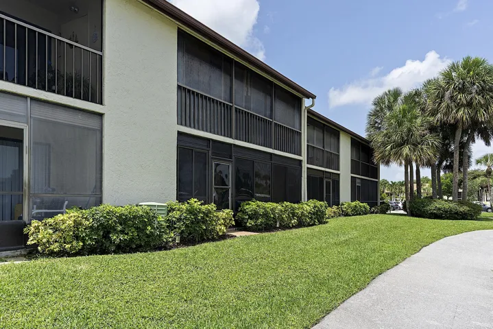 7844 Willow Springs - - 050