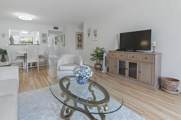 7844 Willow Springs - - 033