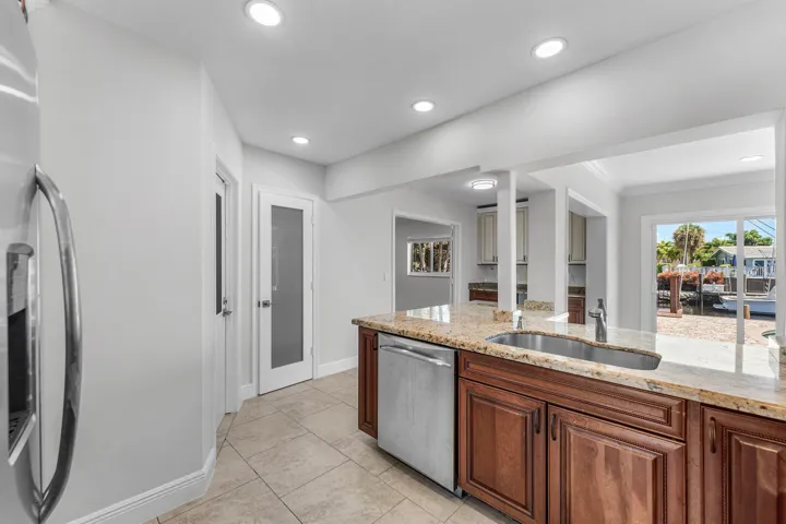 010-1525Southeast6thStreet-DeerfieldBeac