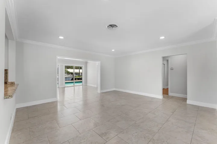 007-1525Southeast6thStreet-DeerfieldBeac