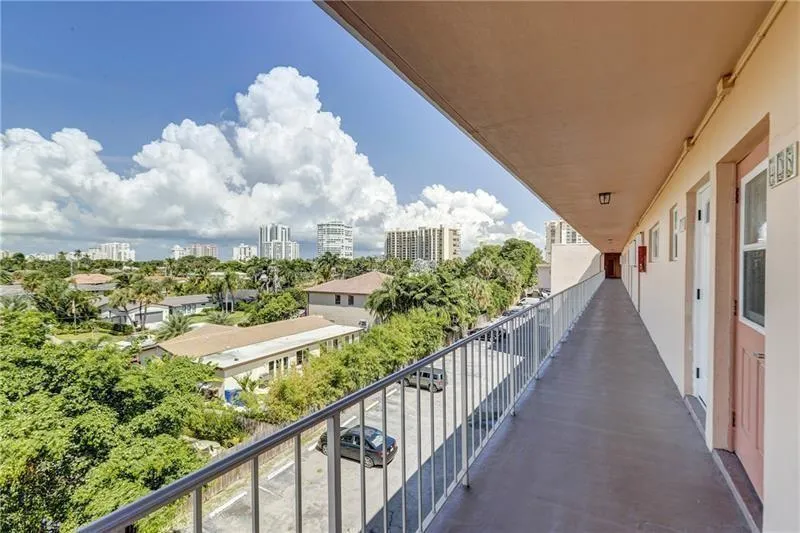 balcony