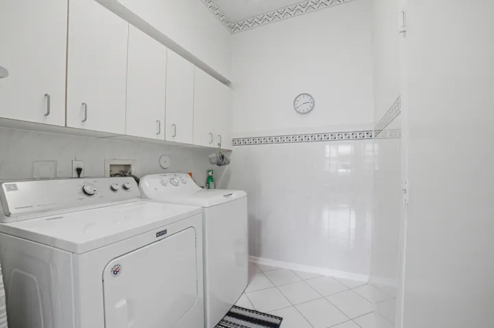 LAUNDRY ROOM WITH SINK