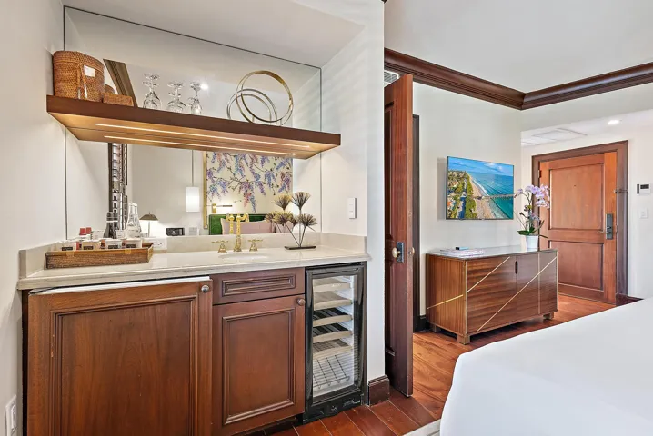 Wet bar