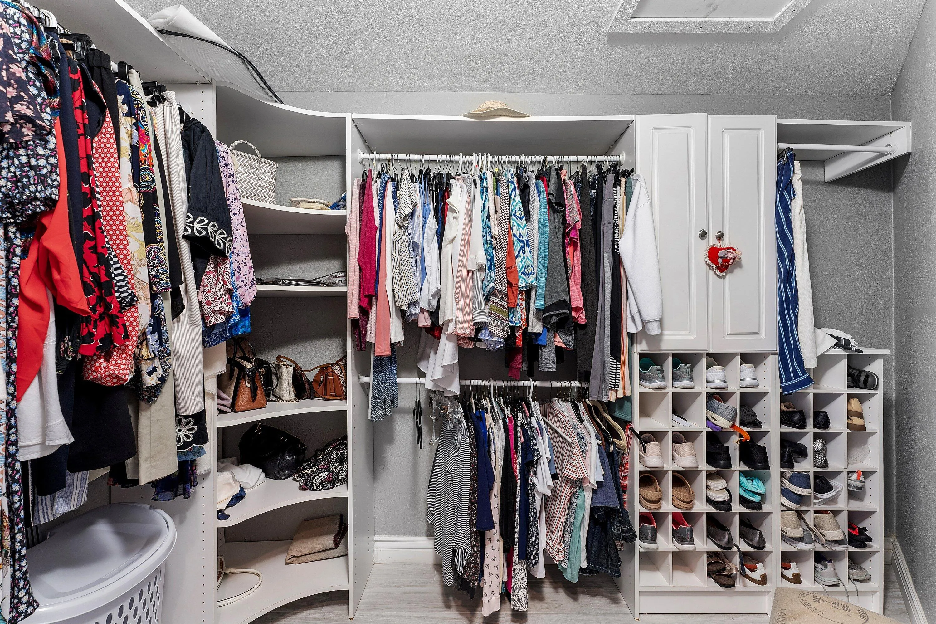 Walk-in closet_Primary Bedroom