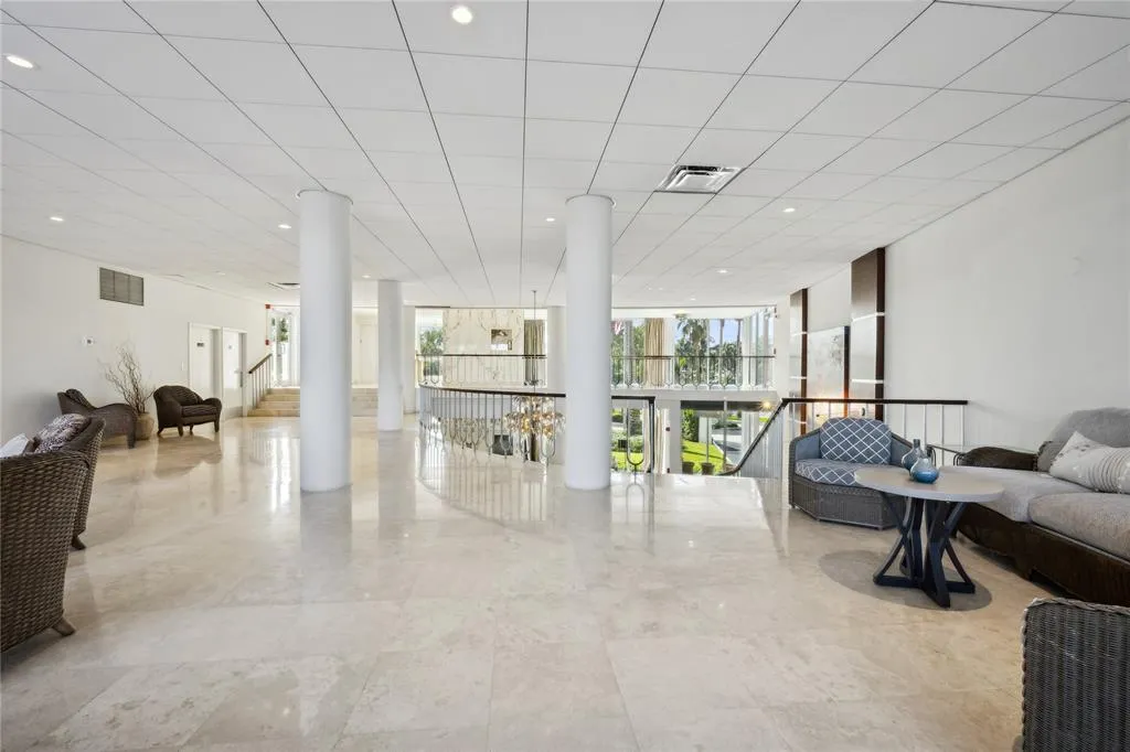 EH 1009 mezzanine