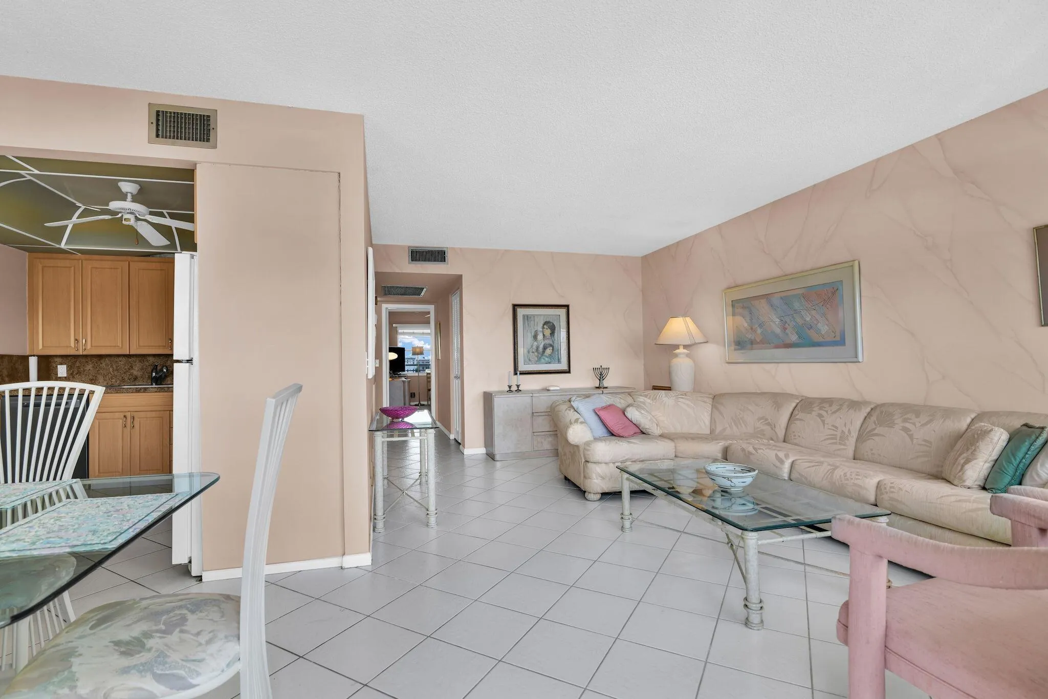 4053 Wolverton C pic 1