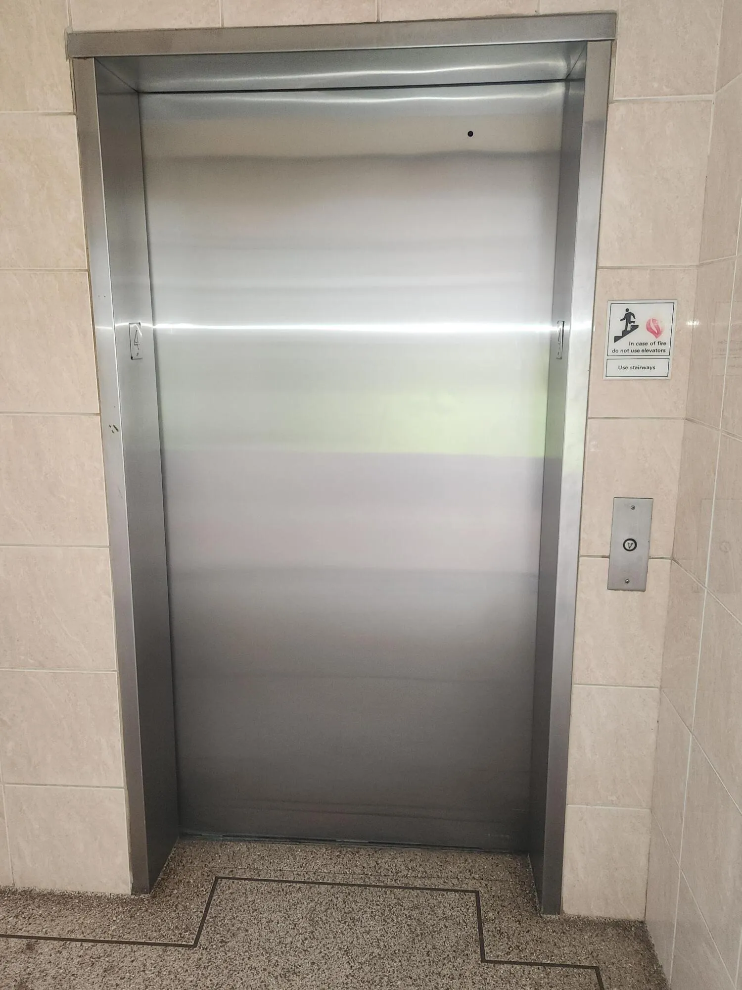 4053 Wolverton C Elevator pic