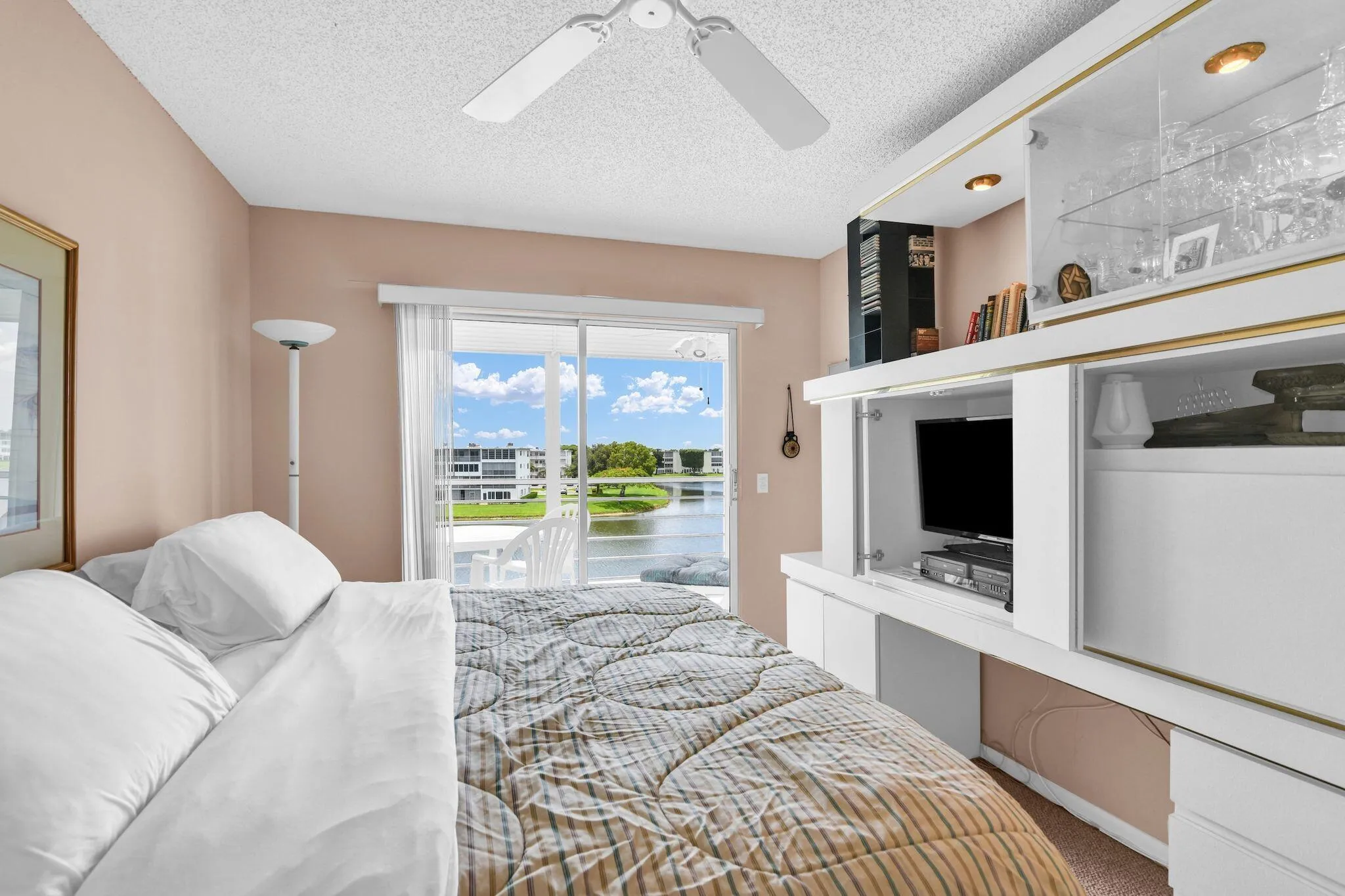 4053 Wolverton C pic 11