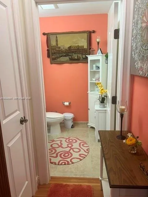 1/2 Bathroom in Foyer