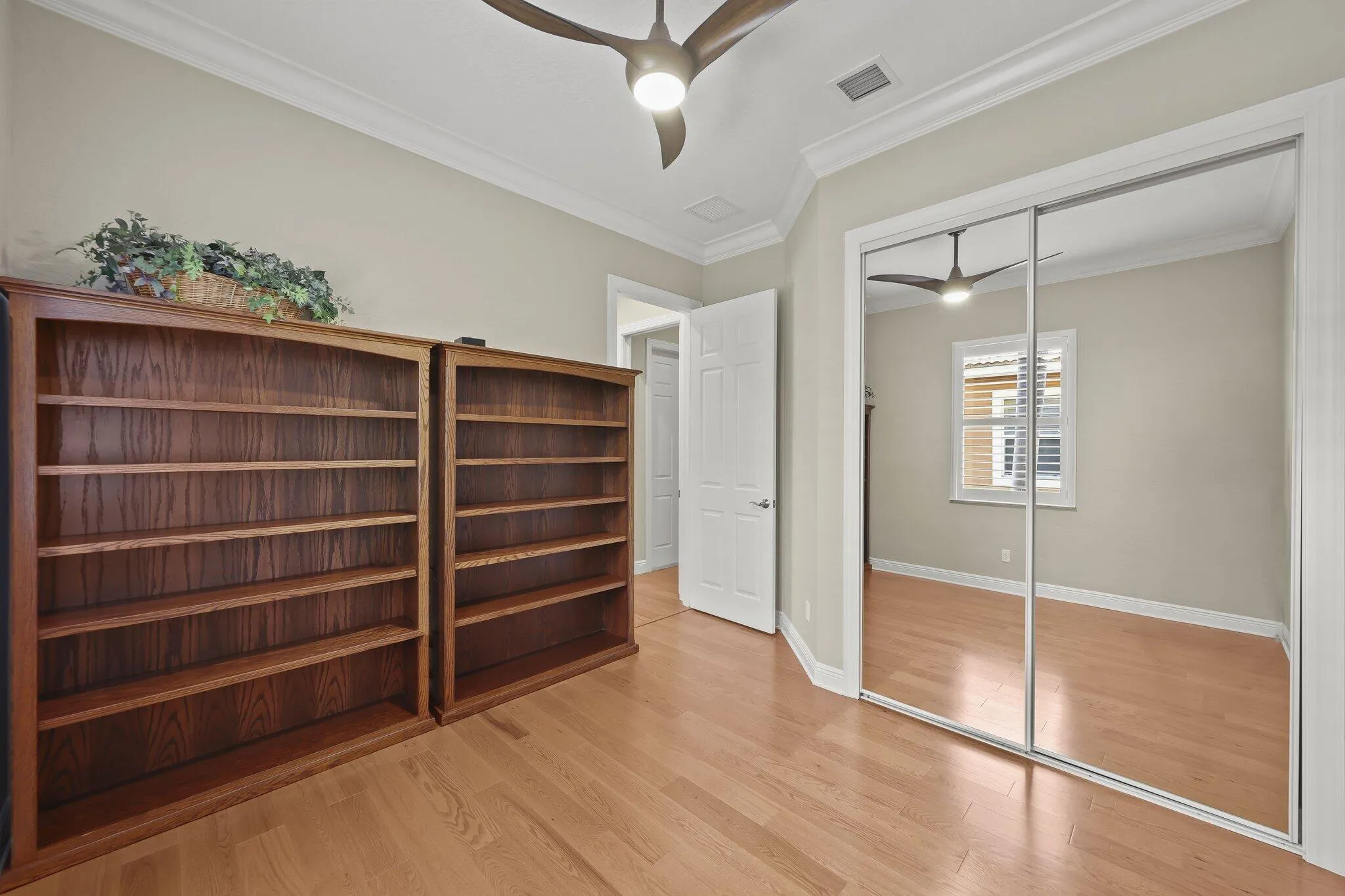 Guest bedroom 2