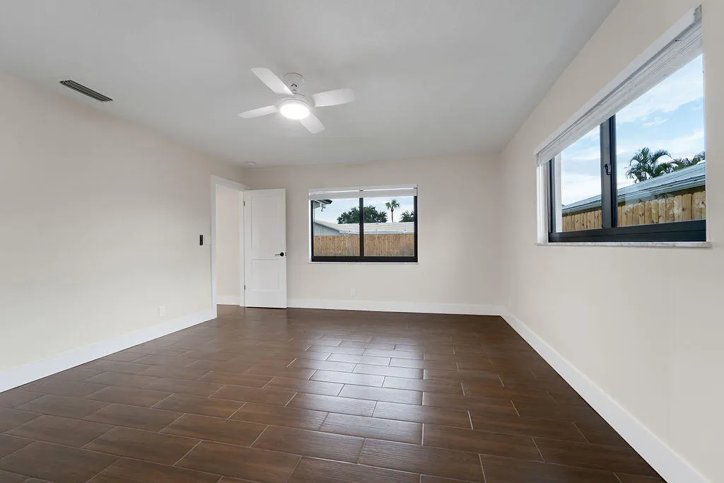 11910ButternutStreet24-1