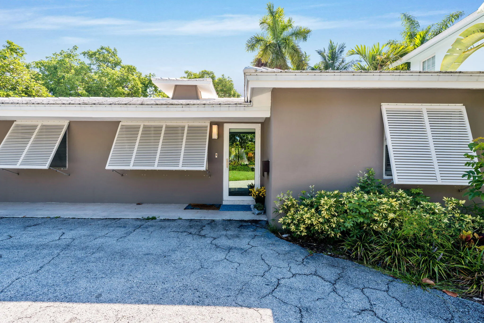 7-web-or-mls-A7407702