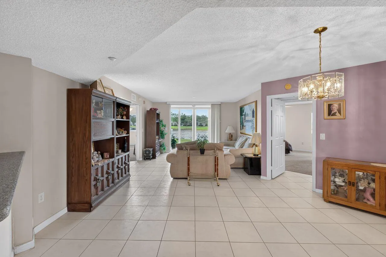 Living/Dining Area