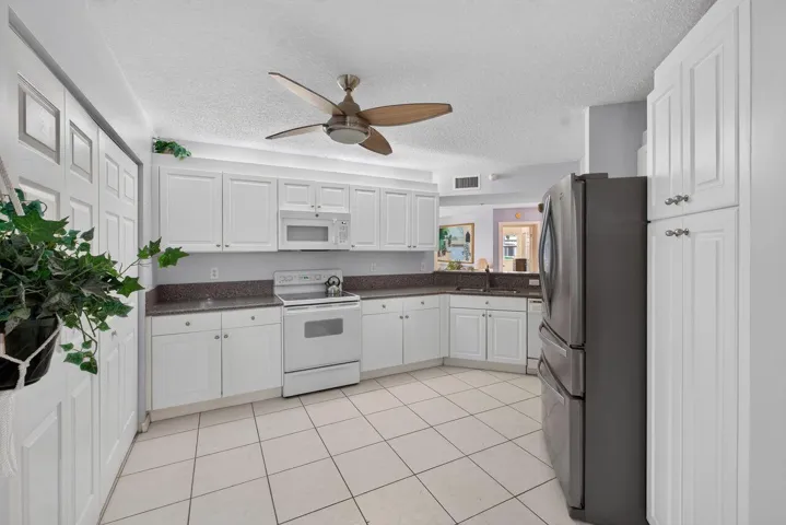 Spacious Kitchen