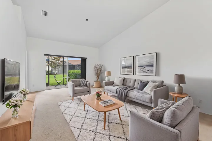 LivingRoom-VirtuallyStaged