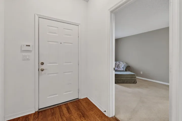9442BridgeportDr(9)