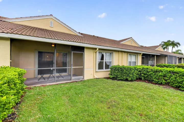 9442BridgeportDr(44)