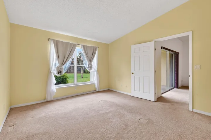 9442BridgeportDr(26)
