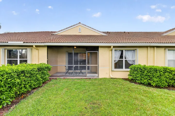 9442BridgeportDr(43)