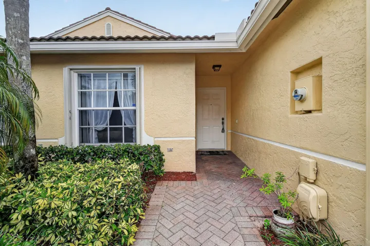 9442BridgeportDr(5)