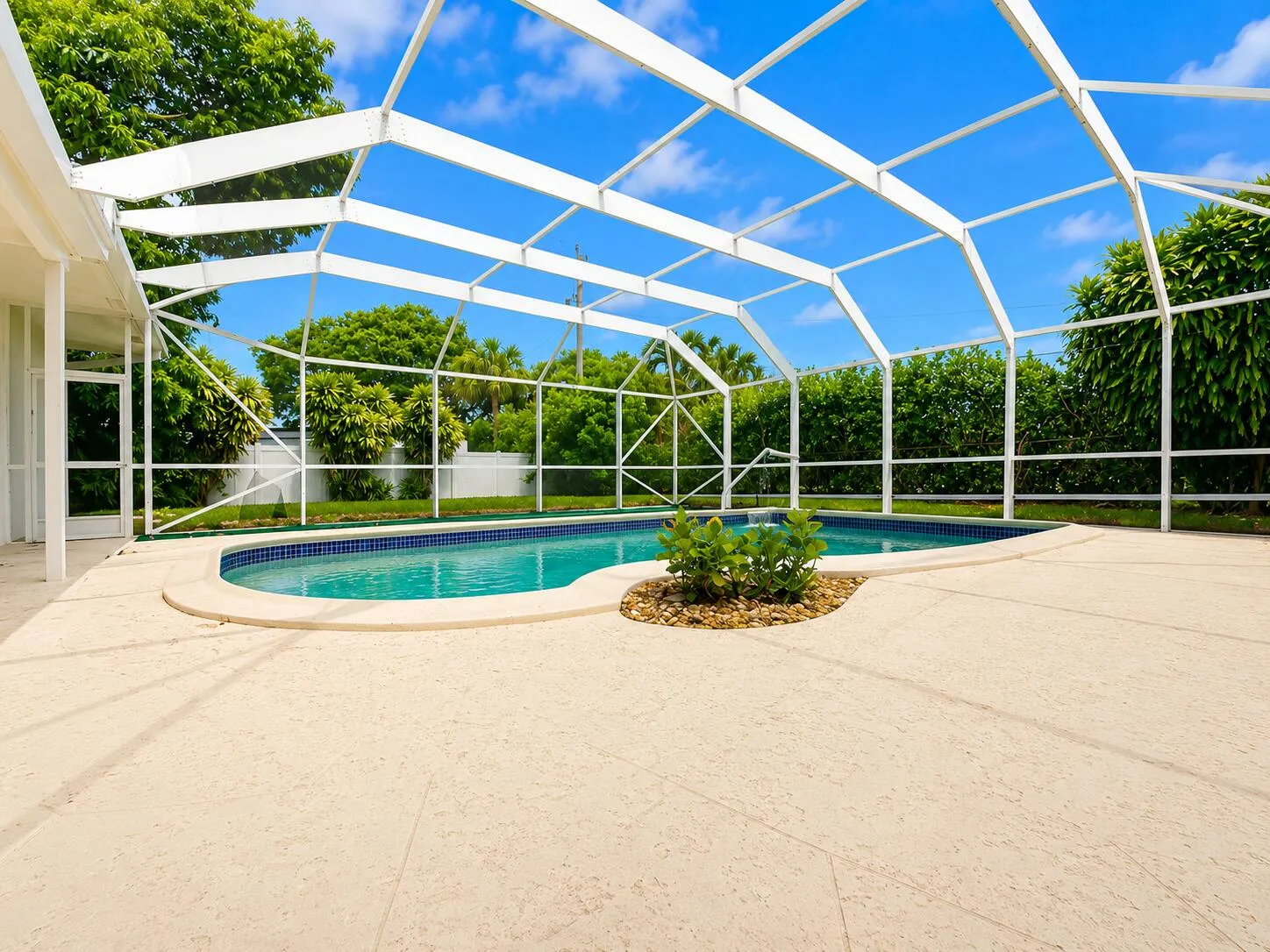 461 SW 54th Pool 3