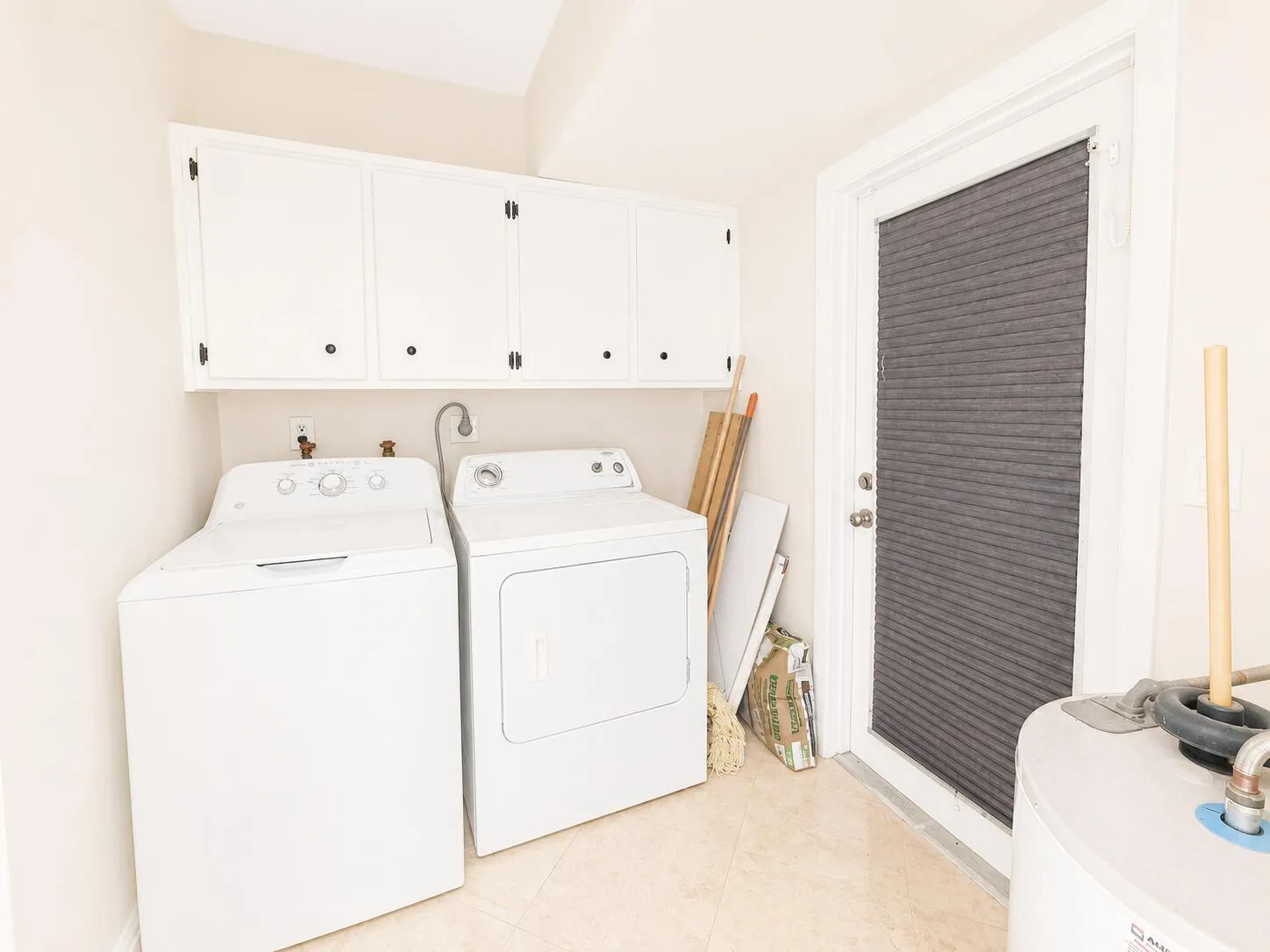 461 SW 54th Laundry