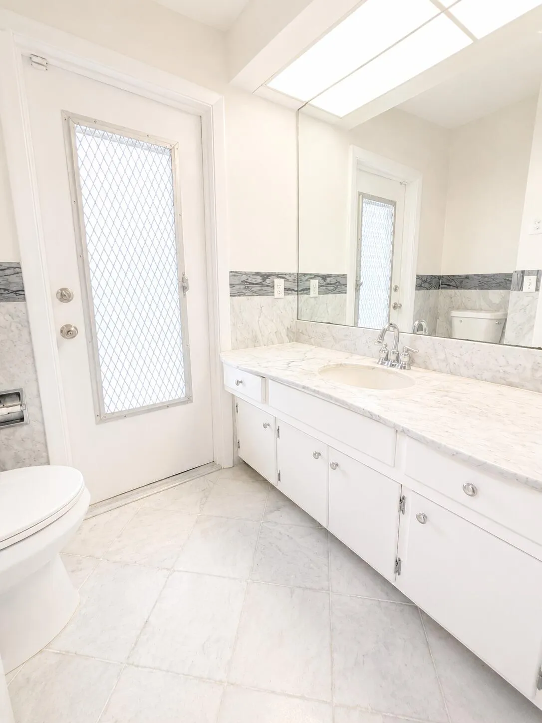 461 SW 54th 2nd Master Bath