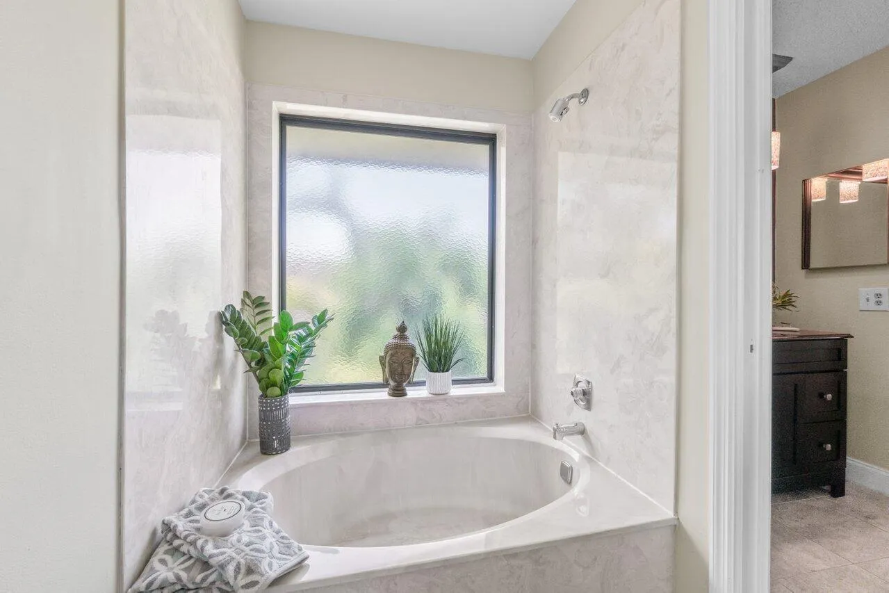 Primary bath area