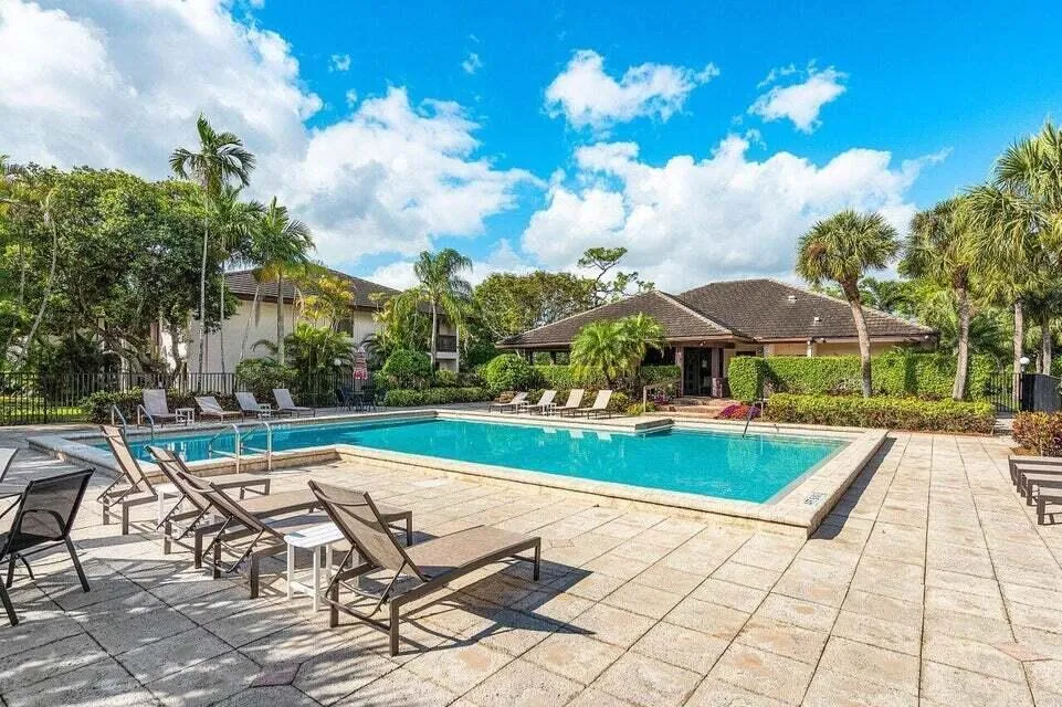 Boca Ridge Community Pool