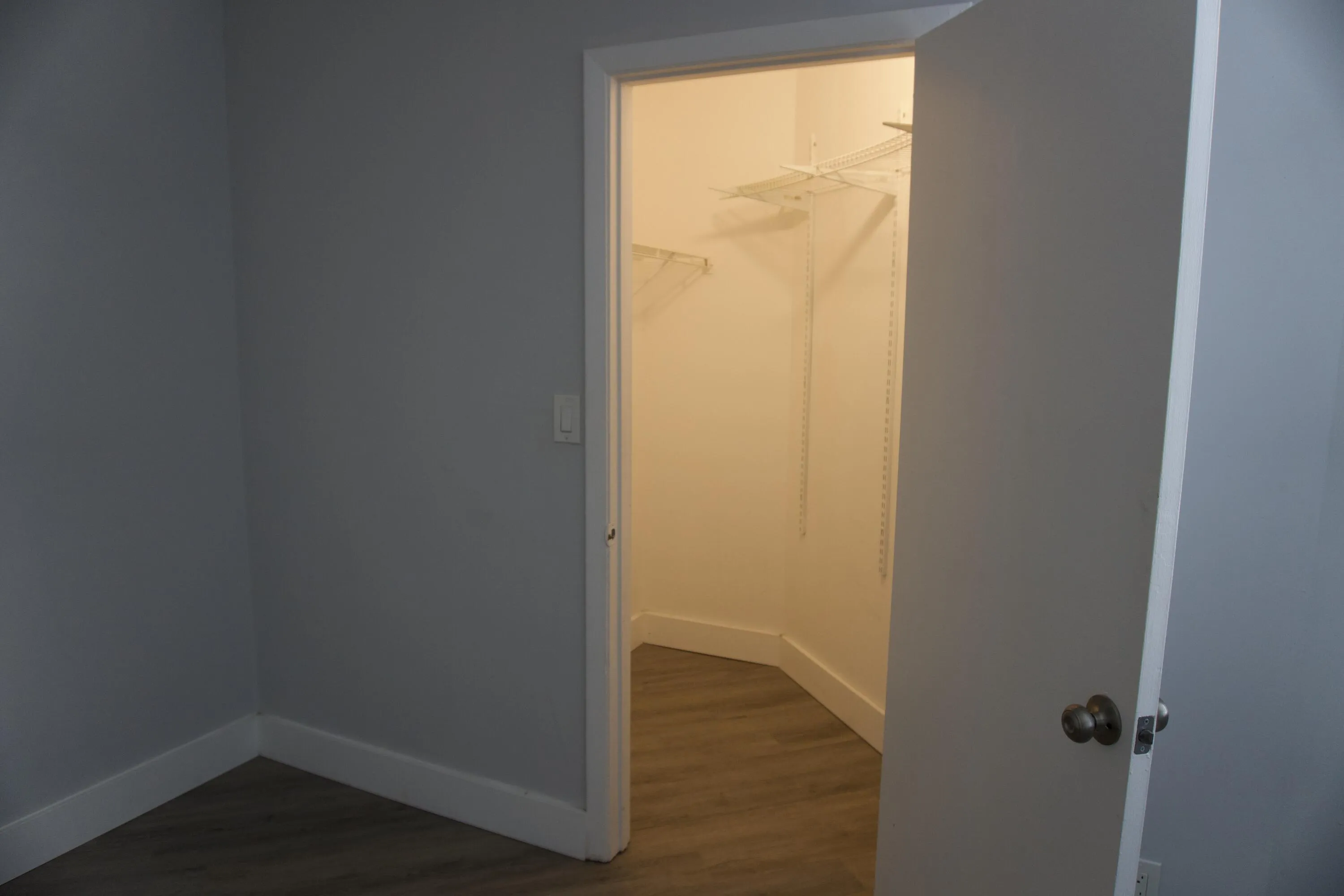 Master Walk-In