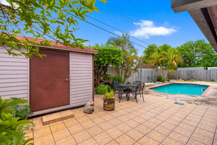 Shed | Pool