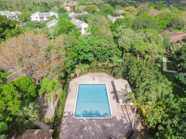 4301 Carambola Cir N_011