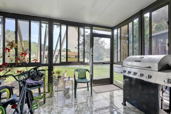 4393 Carambola Cir N_026