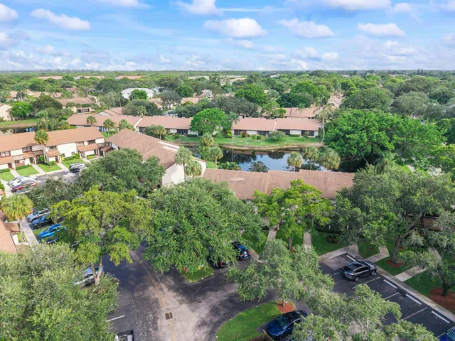 4393 Carambola Cir N_031