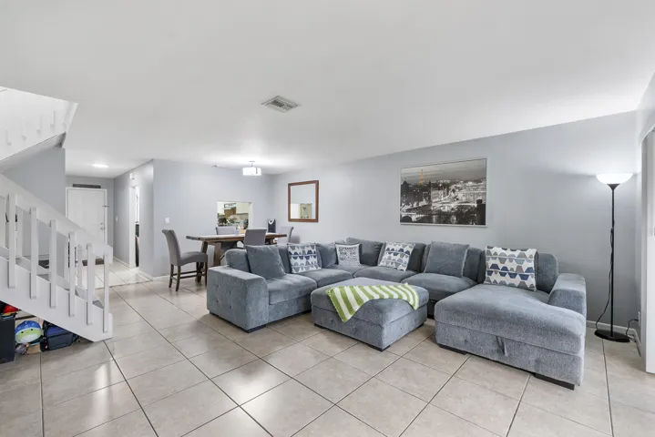 4393 Carambola Cir N_005