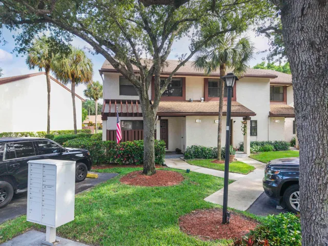 4393 Carambola Cir N_029