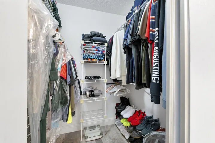 4393 Carambola Cir N_023