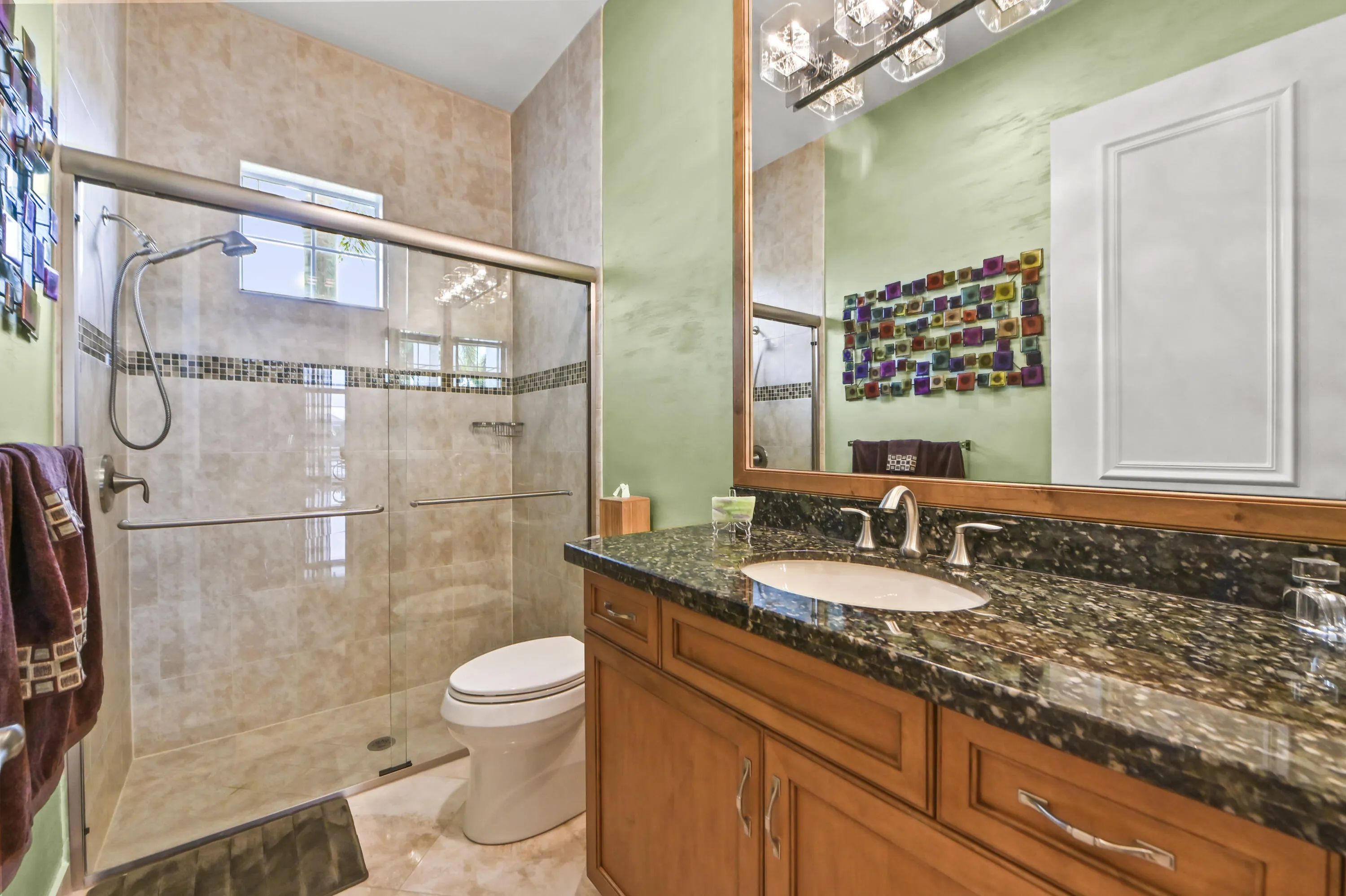 28 Bathroom 01