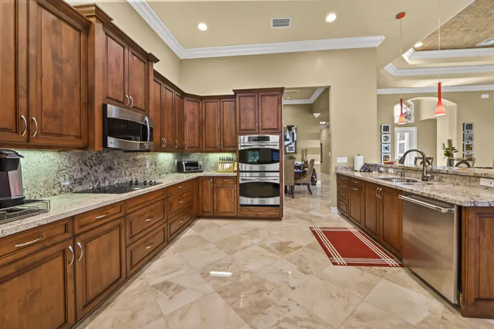 17 Kitchen 02