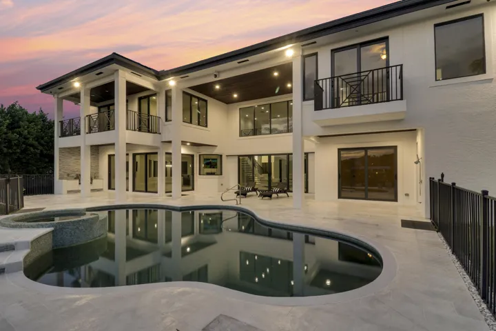 18411 SE Lakeside Drive Tequesta