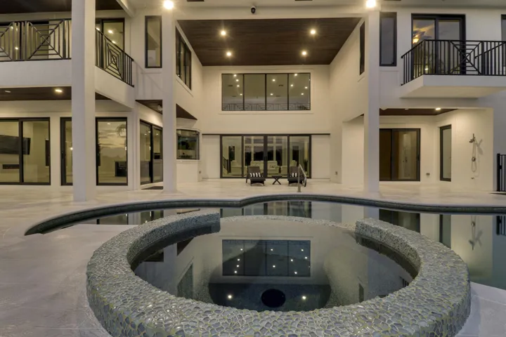 18411 SE Lakeside Drive Tequesta