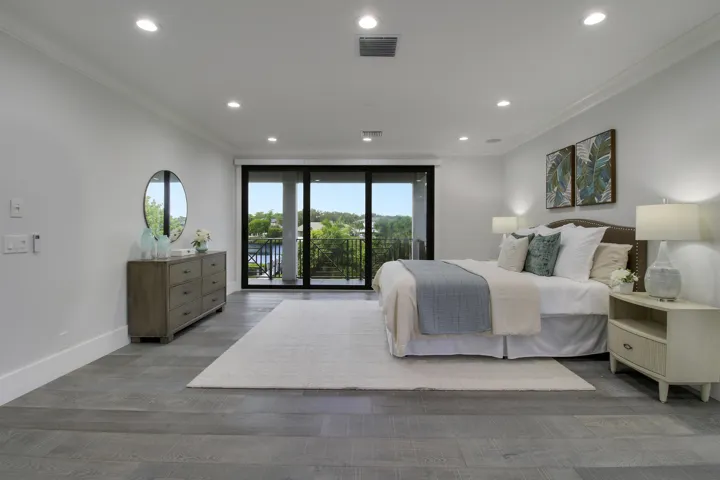 Primary to Balcony
