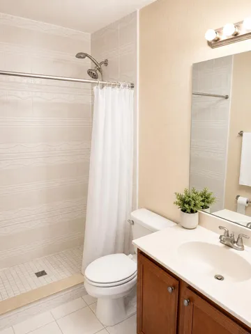 Bathroom upstairs1