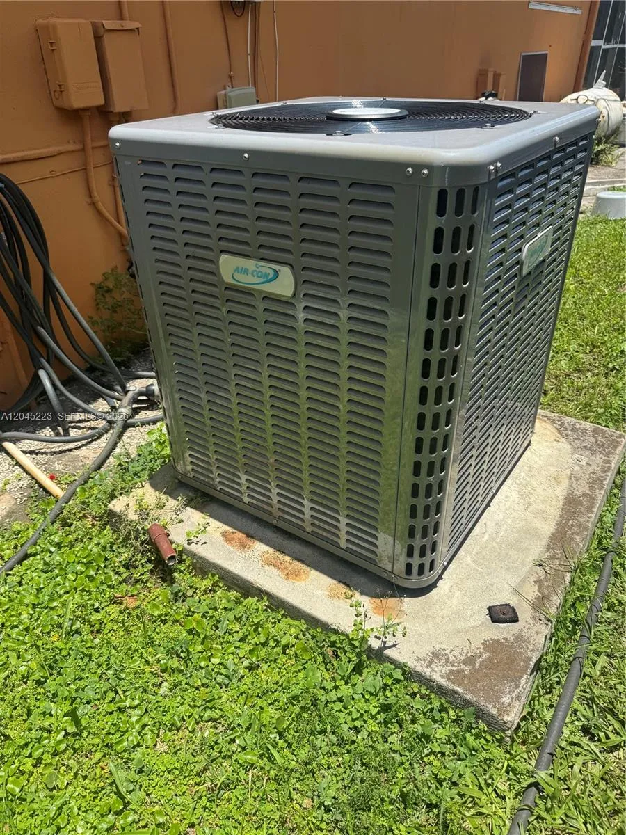 outside ac compressor