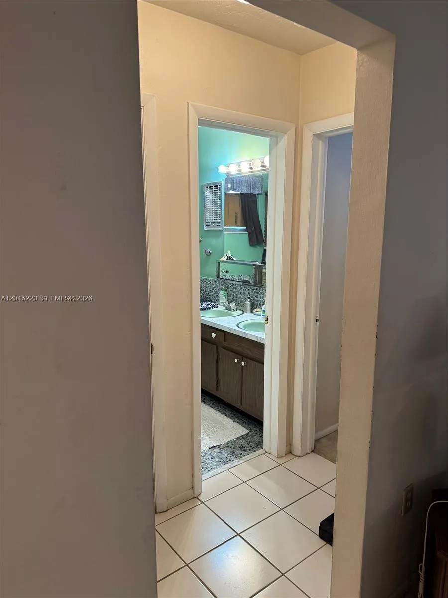 2nd bathroom hallway